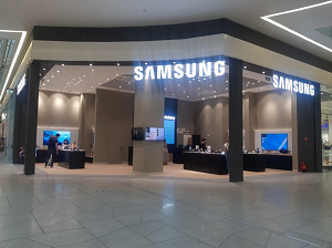 В ТРЦ “Охта Молл” открылся обновленный фирменный магазин Samsung